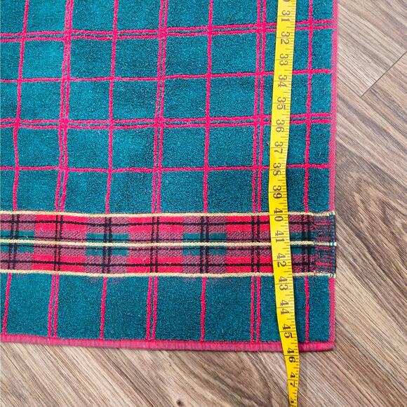 Vintage Fieldcrest 4 Piece Towel Set, 2 Hand Towels And 2  Field Crest Towels 4 pieces green/ Red Plaid Christmas